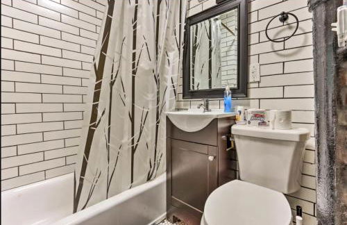 1850s historic Row House 7min train to NYC with private backyard - Foto 6