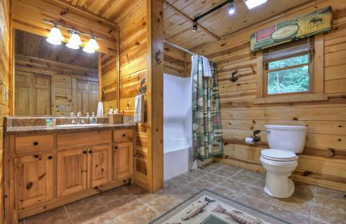 A Little Bit of Heaven Swim in the creek soak in the hot tub and relax in comfort - Foto 32