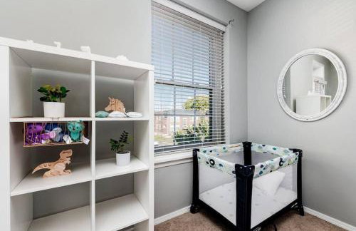 Beautiful 6BR 2 Kitchens Duplex By StayStLouis - Foto 23