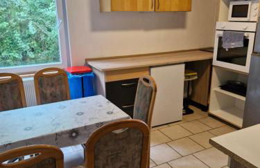 Bungalow 2 - 4-Raum-Wohnung mit Küche und 2 WC Duschen in Ohrdruf-Crawinkel - Photo 6