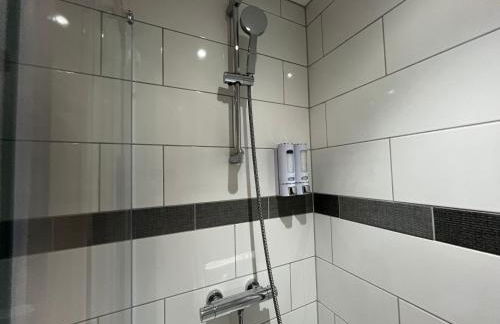 Glastonbury Hidden Passage, Split Level 1 Bedroom Apt - Photo 18