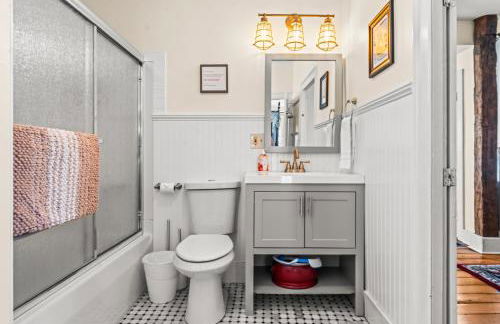 Mystic Riverfront Captain's Home - Foto 13