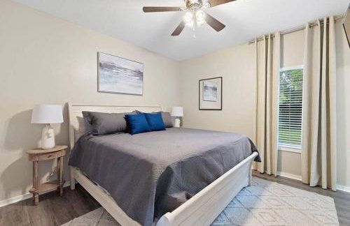 Spacious Country Living with Fishing Lake - Foto 8