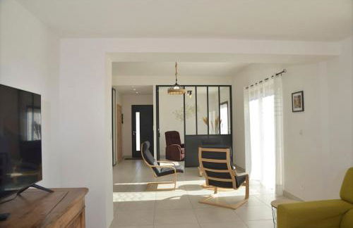 Villa à Barjac piscine chauffée et vue panoramique - Photo 16