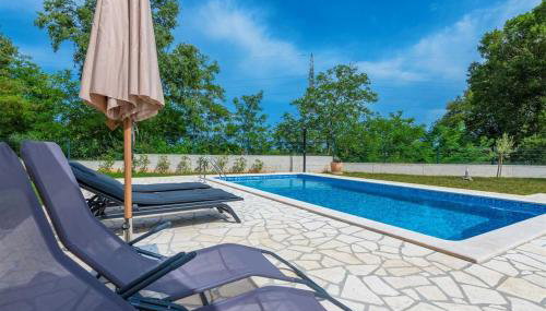 Villa Grace, a romantic single story villa with a pool - Photo 3, sunbed