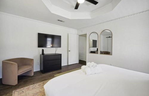 Allen Abode - 4 Bedrm Pool Fire Pit Charm - Photo 19