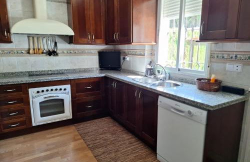 Extraordinaria Villa con piscina y chimenea - Photo 48