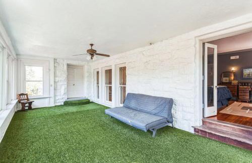 Massive 5 bedroom downtown - Photo 7