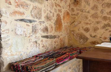 Electra Stone Suite - Photo 36