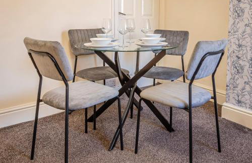 Harbour place in Newcastle under Lyme with Parking, perfect for Contractors or Alton Towers - Foto 28