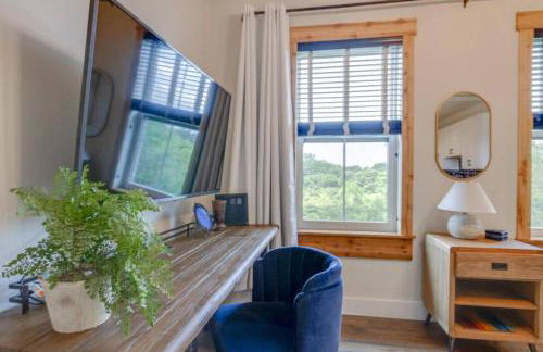 Amazing Amenities and Location - 1 Bedroom Condo - Foto 15