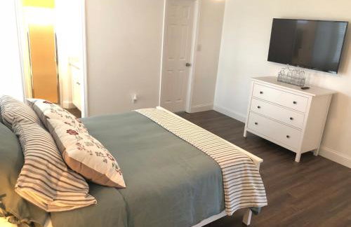 Beautiful Home across the street from Lake June! - Foto 26