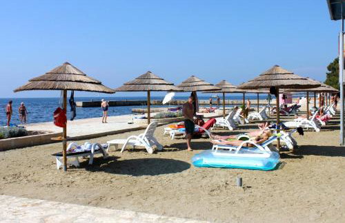 Holiday house with a swimming pool Radmani, Porec - 16440 - Photo 4