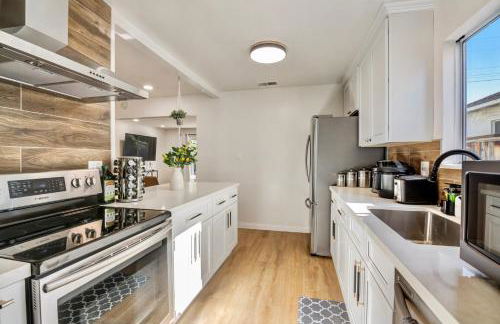 @ Marbella Lane - Stylish Cozy4br in Siliconvalley - Photo 8