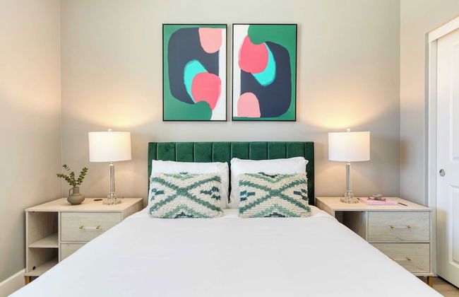 Desert Eden by Avantstay 6BR w/ Ensuite Backyard Oasis w/ Pool & Hot Tub! - Foto 12