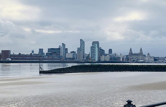 Lovely 2-bed Apartment in Wallasey, Sleeps 4 - Foto 16