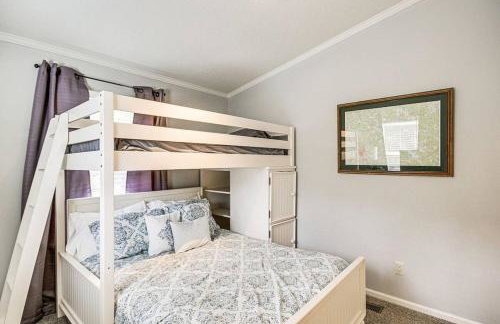 Lakefront Paradise Cozy Space Games Family Fun - Foto 23