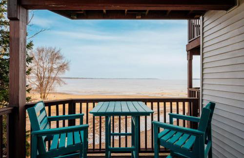 Beach Bliss 211 Balcony Water Views Beach Downtown - Photo 37