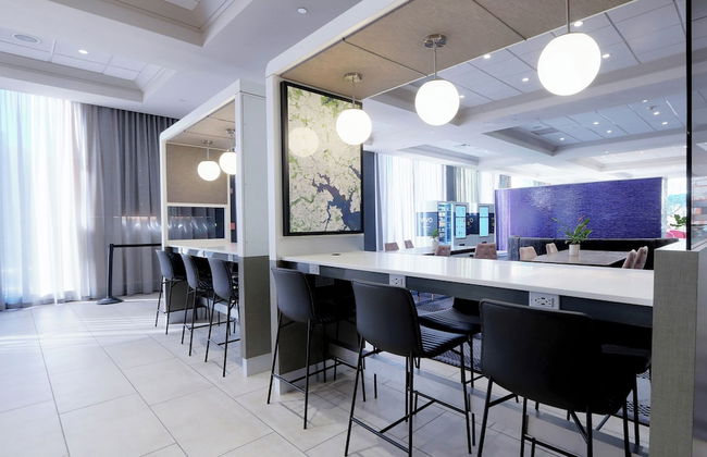 Chase at Baltimore Harbor - Foto 25