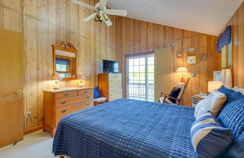 Deck with Water View Coastal Escape Near P-Town! - Foto 21