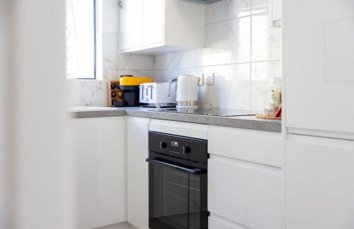 Larkhall Retreat- Village Centre, Parking, 4K TVs, 10mins To City Centre - Photo 19