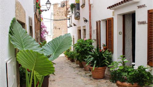 Stunning Apartment In Tossa De Mar - Photo 1