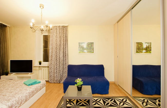 LUXKV Apartment on Malaya Filevskaya 4 - Photo 1