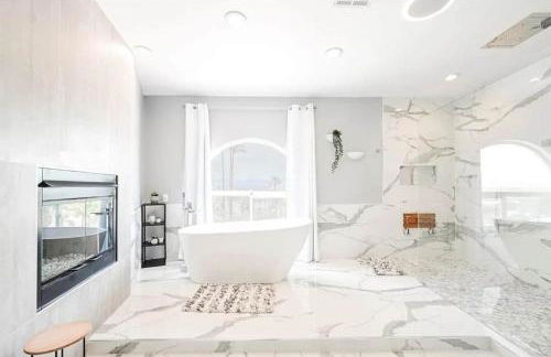 Villa with Pickleball - BB court - Pool - Foto 5