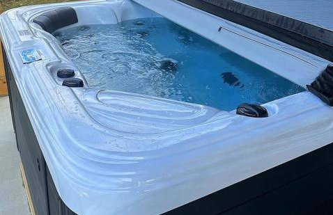 3-story home for 12 Near Ark with Hot Tub & Parking! - Foto 2