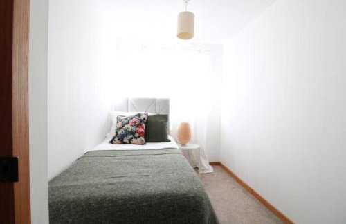 Cheerful Two-Bedroom Residential Home - Foto 17