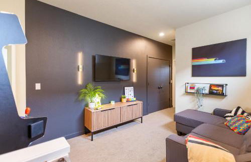 THE PENDLETON - Walkable - Arcade Loft - Modern- Light & Bright - Photo 3