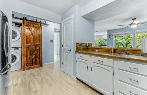Large Upgraded, Family Friendly Condo with Garage - Foto 20