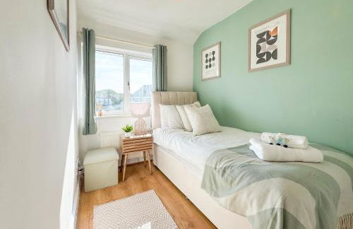 Raygill LT 4 Bedroom House By Furnished Accommodation - Private Parking - Perfect For Families & Contractors - Foto 32