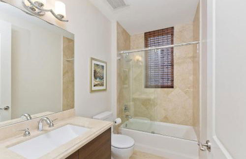 Hemingway 3 Bedroom Condo 2 Blocks from the Beach - Photo 18