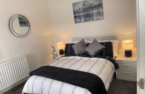 Tollgate House - Luxury Cozy Cottage - HUGE Hot Tub - Alton Towers - Foto 19