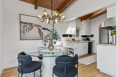 Serene Oceanview Escape with Expansive Deck home - Foto 21