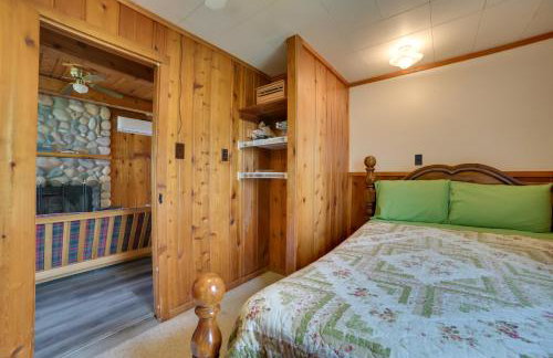 Pet Friendly Mullett Lake Cabin with Dock! - Foto 13