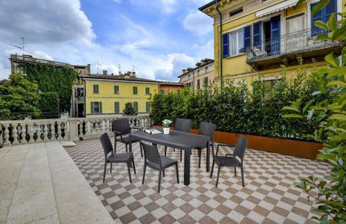 Palazzo Visconti Luxury Suite DesenzanoLoft Official Partner Homes & Villas by Marriott Bonvoy - Foto 17
