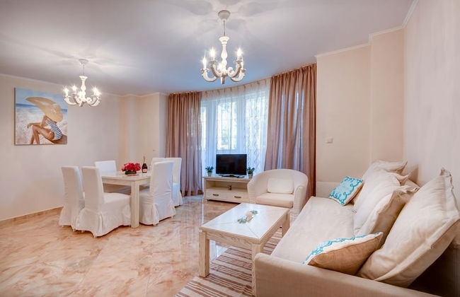 Venera & Anastasia Palace Apartments - Photo 19