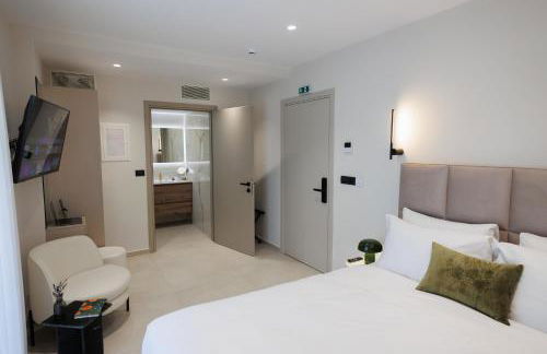 Elysian Boutique Suites - Photo 25