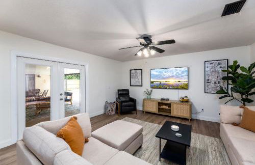 Heated Pool, Game Room & 4Bdrm - Bay Bungalow - Foto 3