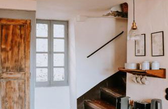 Unique historical home, middle of the village, bath & patio - Foto 30