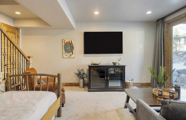 Blue Skies Lakeside Family-friendly Getaway w/ Hot Tub & BBQ - Foto 10