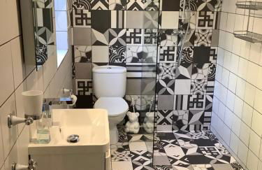 Brook Lodge Country Cottage - Photo 8