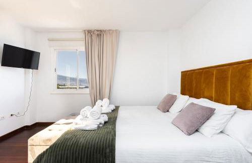 Sunset Horizon Spa Retreat by Eden Rentals - Foto 35