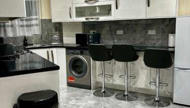 Cozy Luxurious Flat near LHR - Foto 4, stove, toaster