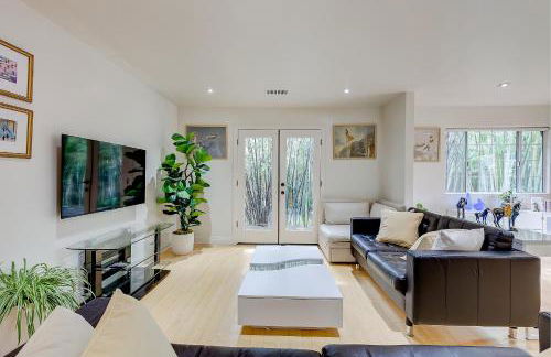 Santana Row Garden Retreat Private Executive Residence with Koi Pond and Waterfall Walk to Santana Row Valley Fair Dining and Shopping Private Entrance - Photo 23