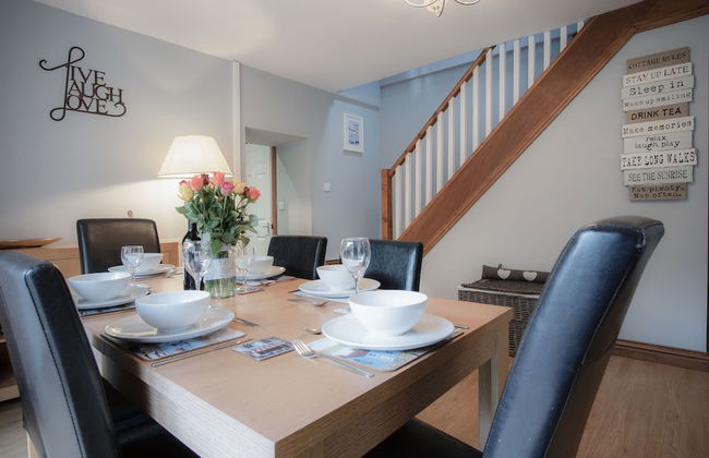 Rose Coach House - 3 Bedroom Cottage - Pendine - Foto 49