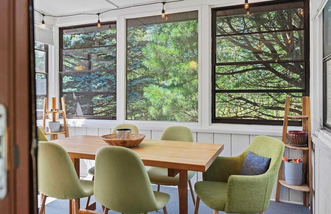 Waterside Haven by Avantstay Lakefront, Hot Tub, Game Room, Fire Pit - Photo 17