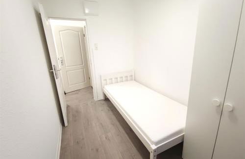 ALFA 2 Zimmer Apartment Stuttgart 2BR TV WIFI WM nahe Daimler l WIFI & SmartTV I 2 Rooms l Bathroom I Kitchen - Foto 8
